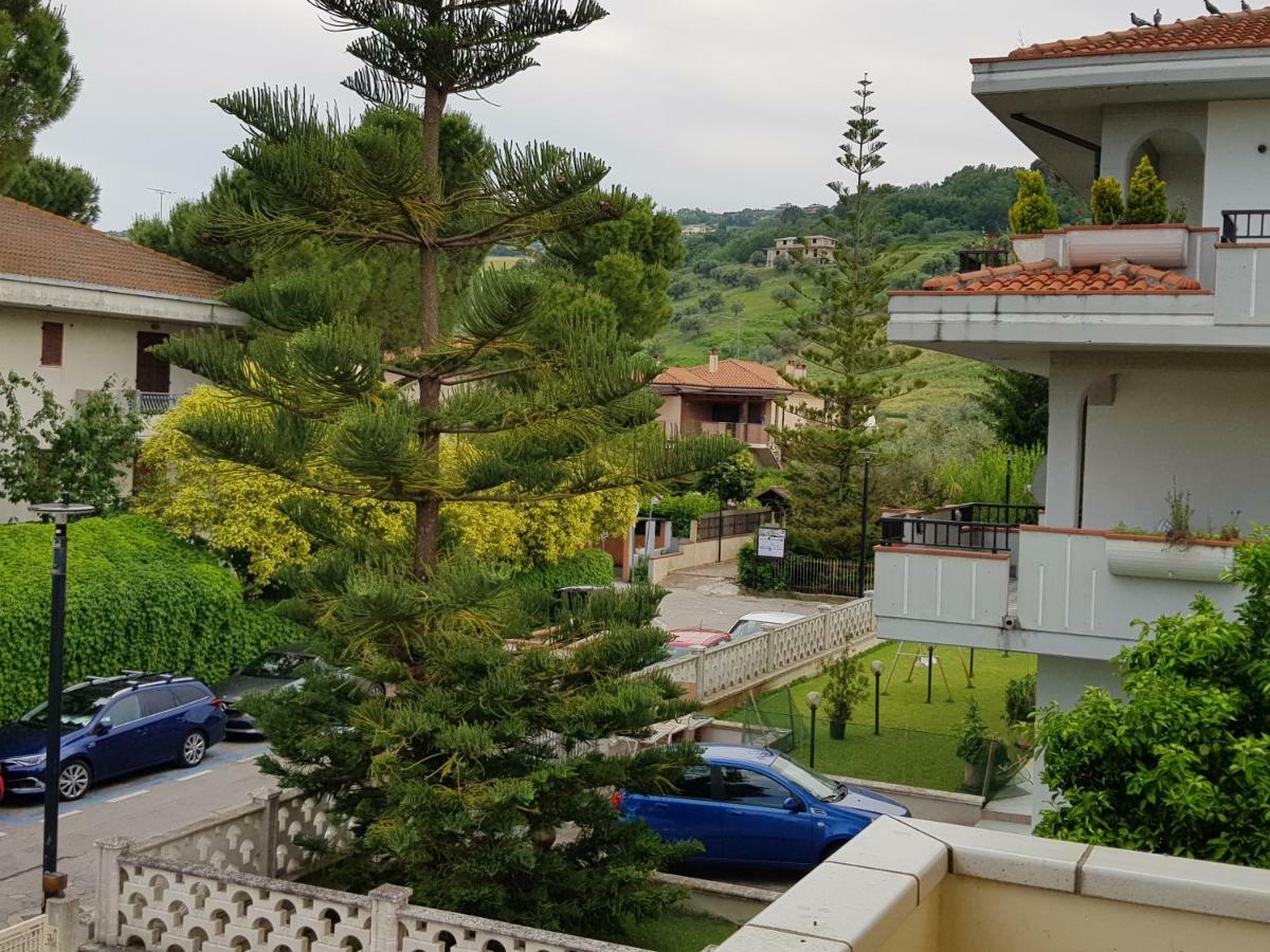 Casa Ilona Apartment Pineto Exterior photo